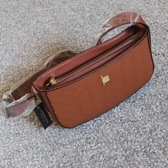 New London Fog Faux Lether Shoulder Bag. - Picture 6 of 11